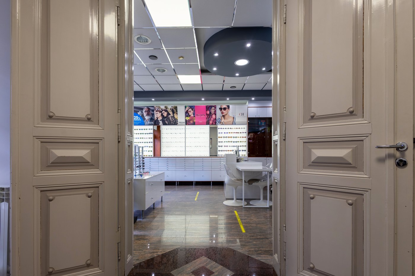 Ulaz u salon Optike Krapec