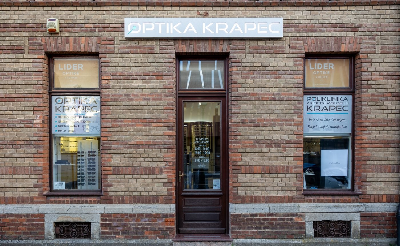 Vanjski izgled poslovnice Optike Krapec — obiteljska tradicija